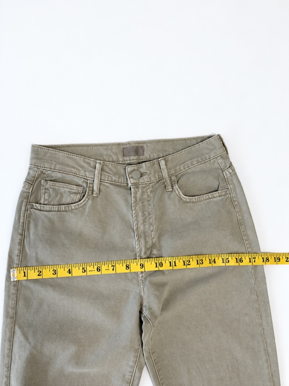 MOTHER The Insider Ankle Fray Chalk It Up Jeans Women's Size 29 Chalk Oxford Tan - Picture 15 of 16
